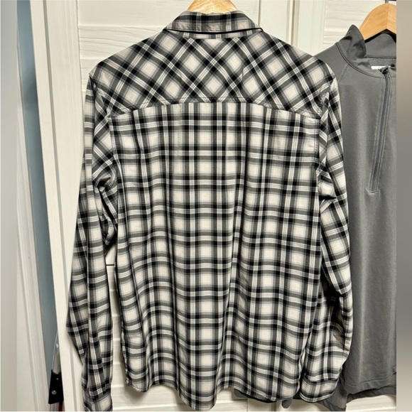 2 Columbia Men’s Casual Shirts🎈 - Picture 10 of 10